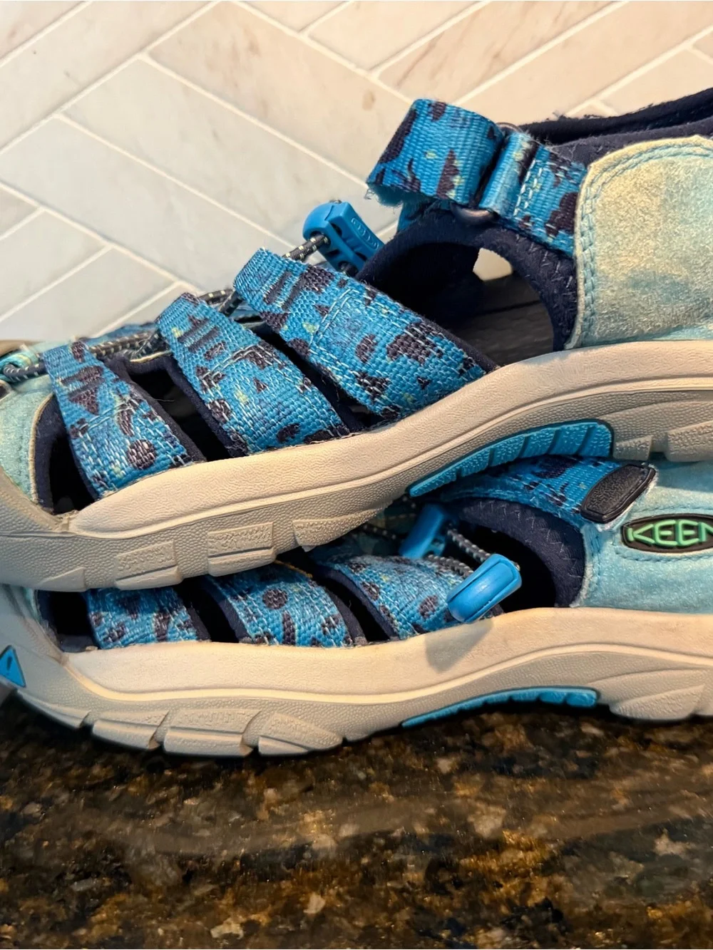 KEEN Newport H2 Kids Size 6 Water / Hiking Sandals